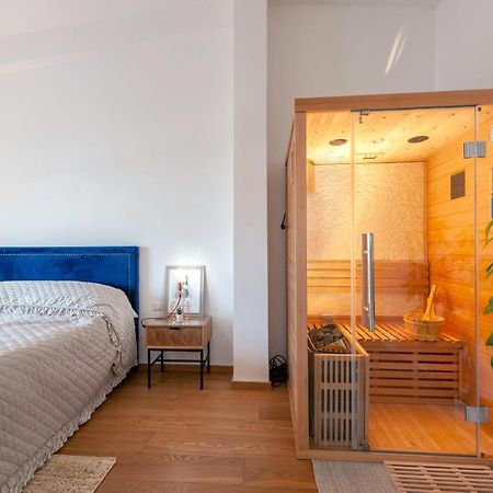Luxus P4T Family 3 Bedroom With Pool, Tennis Court And Sauna Brindisi Exterior photo